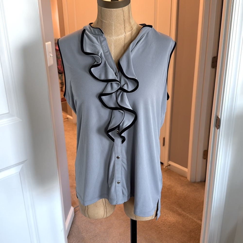 Gray sleeveless top